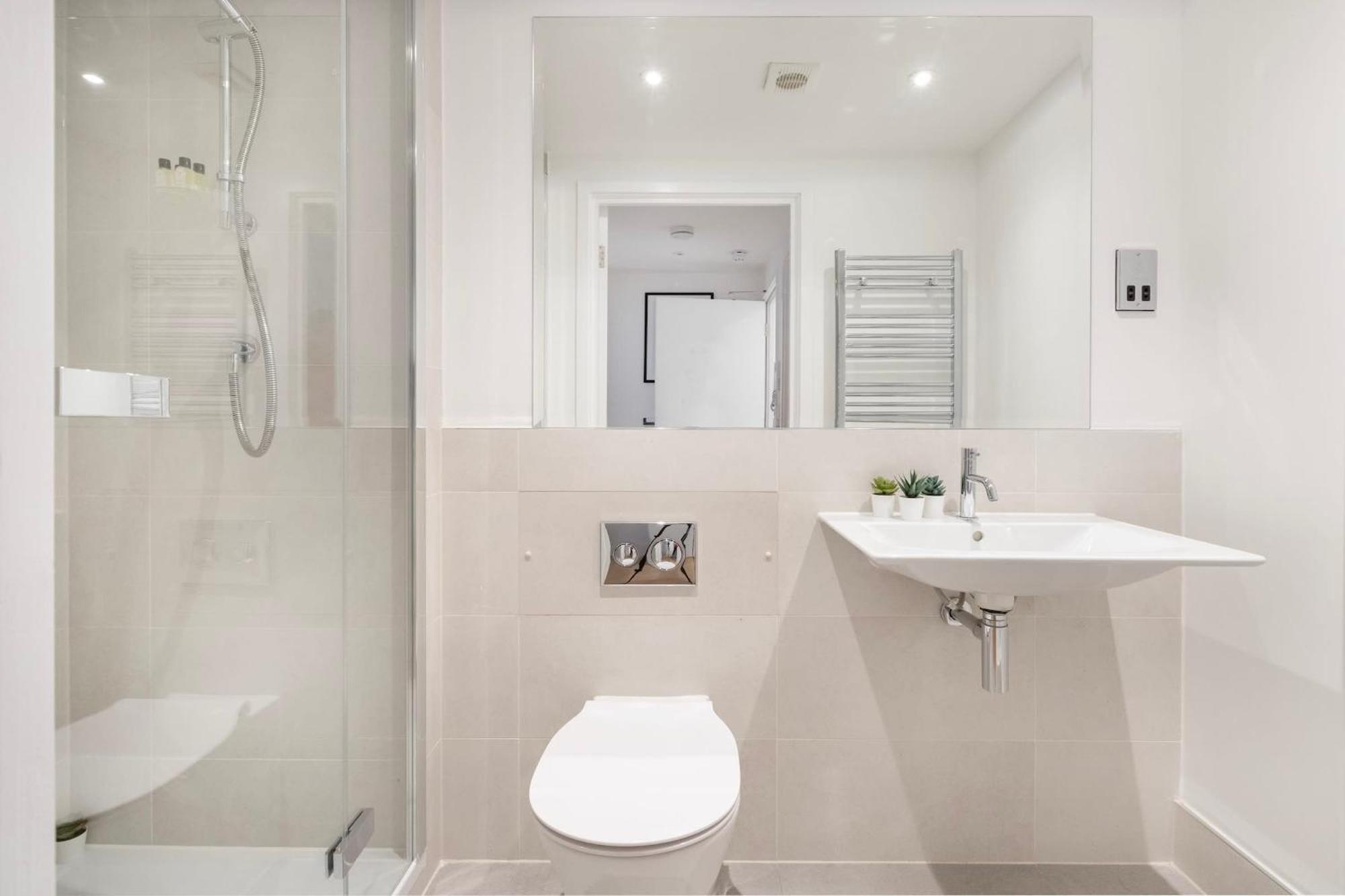 Fitzrovia With Balcony - Cityapartmentstay 伦敦 外观 照片