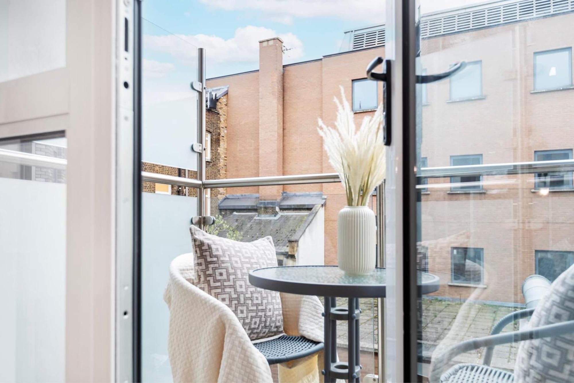 Fitzrovia With Balcony - Cityapartmentstay 伦敦 外观 照片
